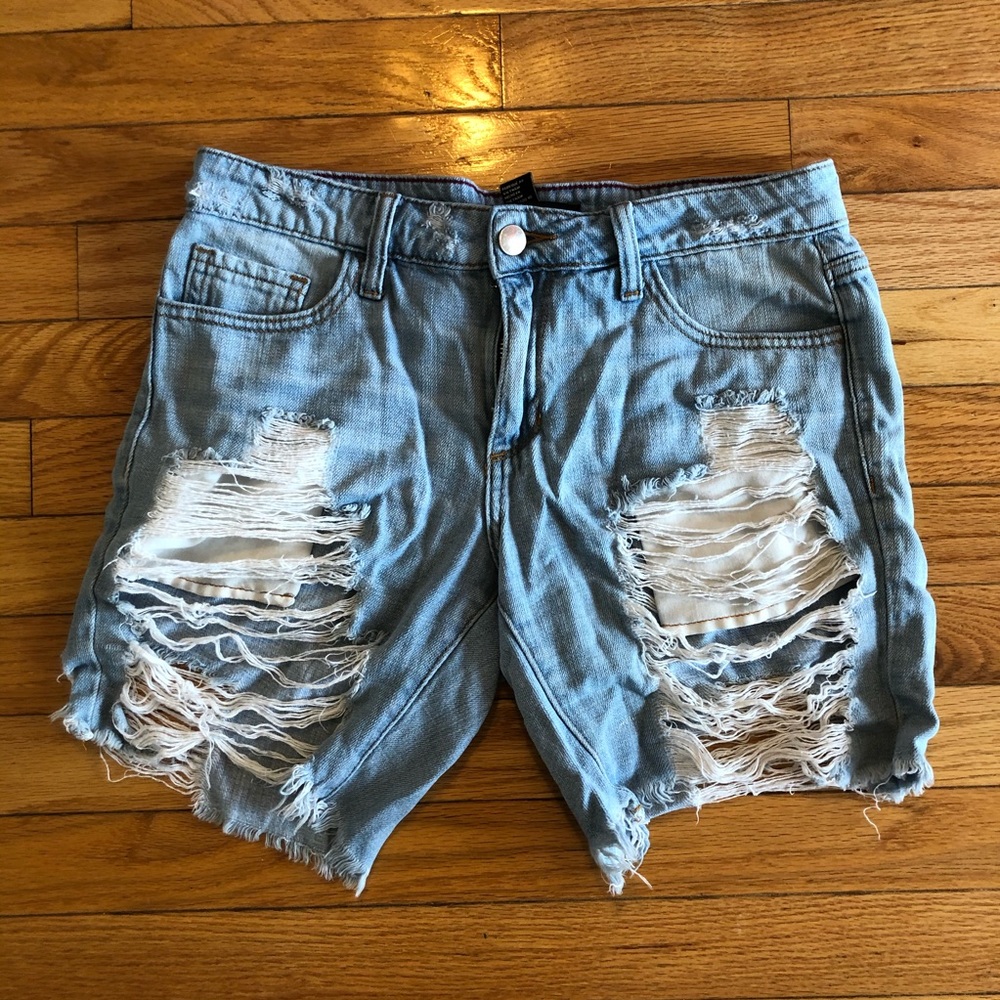 Distressed Denim Bermuda shorts